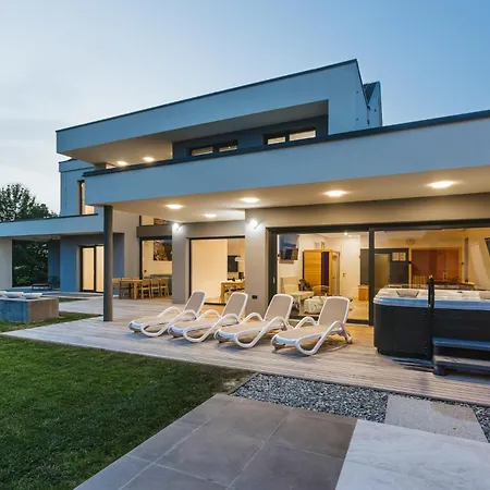 Hirundo- With Saunas And Hot Tub Villa Sela pri Dobovi