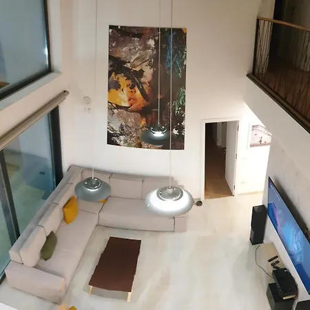 Hirundo- With Saunas And Hot Tub