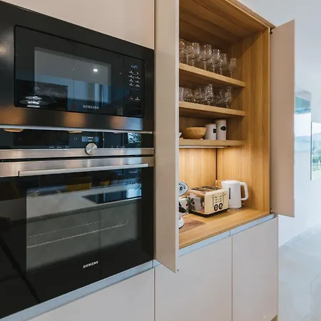 Hirundo- With Saunas And Hot Tub * Sela pri Dobovi