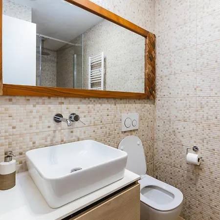 Hirundo- With Saunas And Hot Tub Sela pri Dobovi