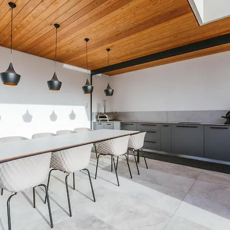 Hirundo- With Saunas And Hot Tub Вилла Sela pri Dobovi