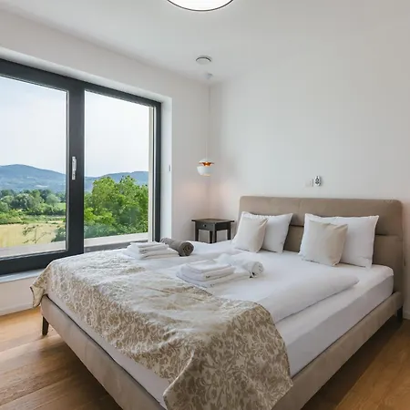 Hirundo- With Saunas And Hot Tub Вилла Sela pri Dobovi