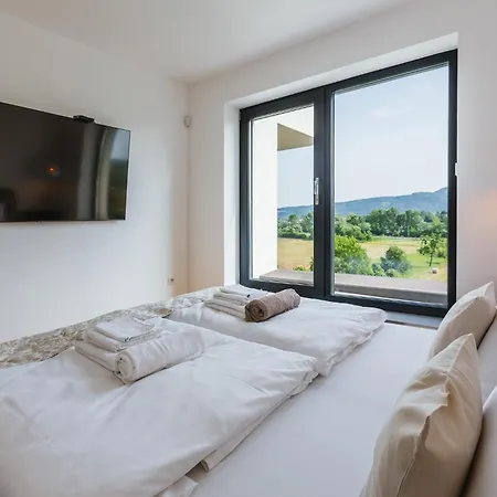 Hirundo- With Saunas And Hot Tub Villa *