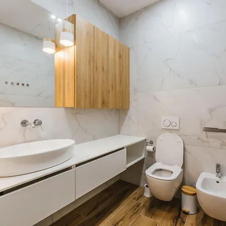 Hirundo- With Saunas And Hot Tub