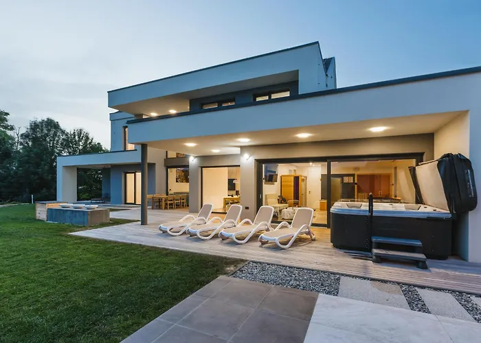 Hirundo- With Saunas And Hot Tub 别墅 Sela pri Dobovi