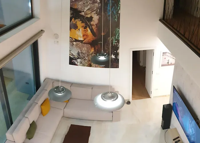 Hirundo- With Saunas And Hot Tub