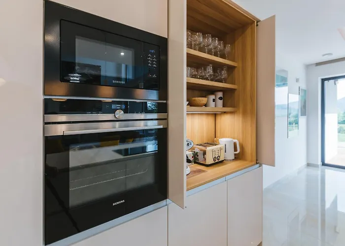 Hirundo- With Saunas And Hot Tub * Sela pri Dobovi