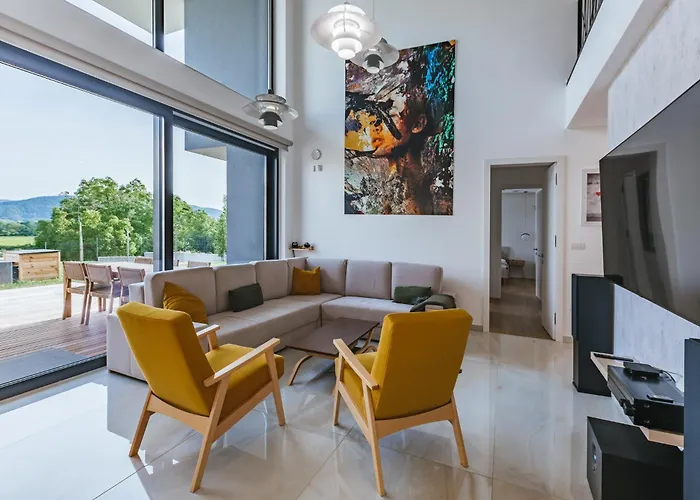 Hirundo- With Saunas And Hot Tub ヴィラ *