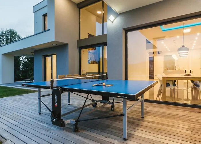 Hirundo- With Saunas And Hot Tub Sela pri Dobovi