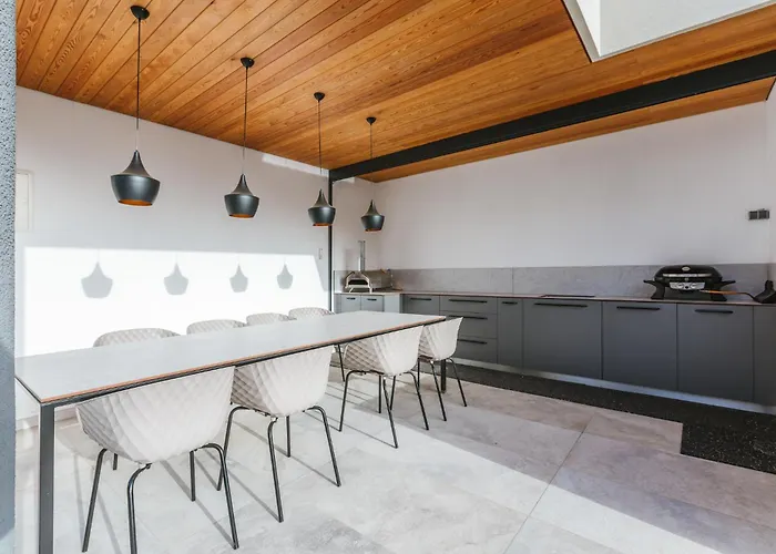 Hirundo- With Saunas And Hot Tub 别墅 Sela pri Dobovi