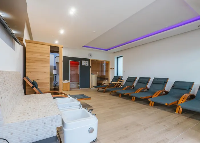 Hirundo- With Saunas And Hot Tub Sela pri Dobovi