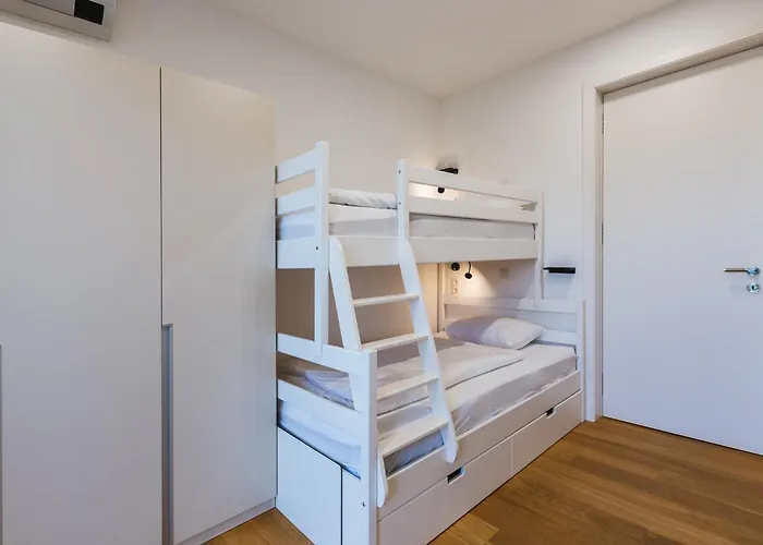 ヴィラ Hirundo- With Saunas And Hot Tub