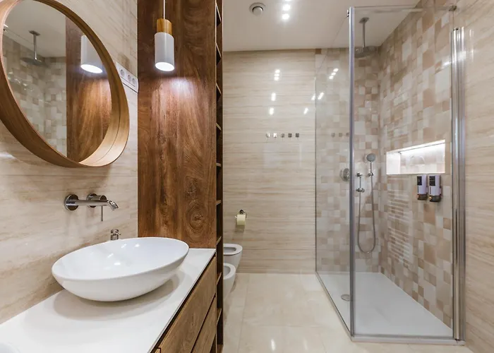 Hirundo- With Saunas And Hot Tub