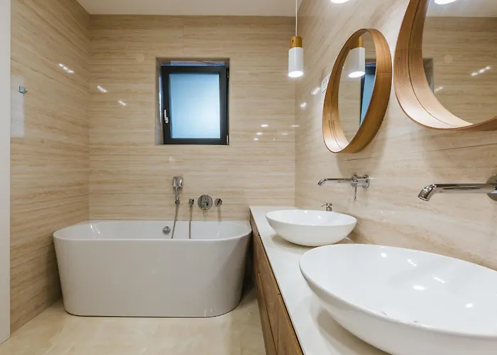 Hirundo- With Saunas And Hot Tub 别墅 *